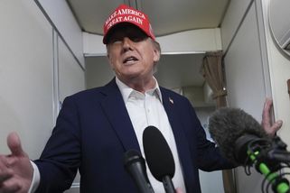 Ruský tanker s ropou dorazil i přes blokádu USA na Kubu, Trumpovi to nevadí - Novinky